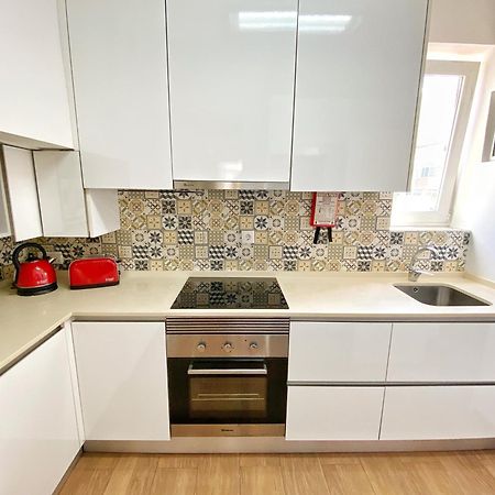 Santa Liberdade Apartment Lisbon Luaran gambar